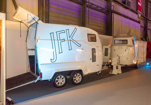 Optimized by JPEGmini 3.18.4.211163429-AP 0x04958691