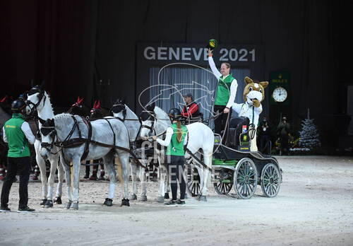 Optimized by JPEGmini 3.18.4.211163429-AP 0x2980a40f