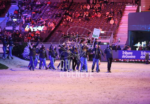 Optimized by JPEGmini 3.18.4.211163429-AP 0x0036b747