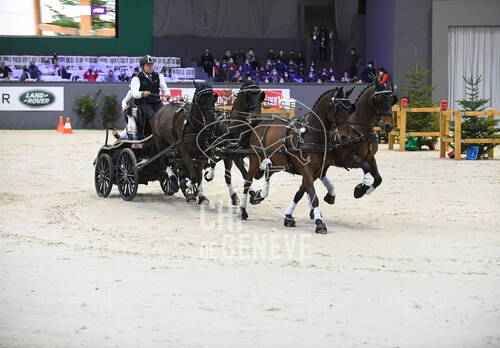 Optimized by JPEGmini 3.18.4.211163429-AP 0x57417d83