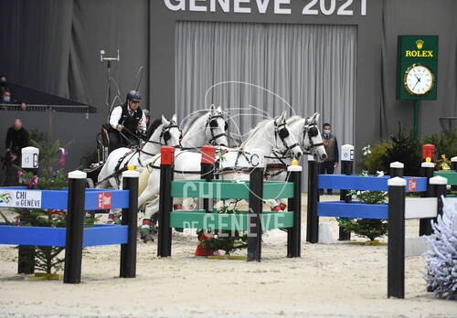 Optimized by JPEGmini 3.18.4.211163429-AP 0xf5a6bcb1