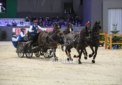 Optimized by JPEGmini 3.18.4.211163429-AP 0xf5928846