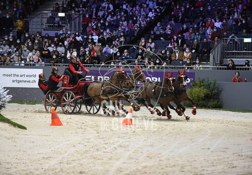 Optimized by JPEGmini 3.18.4.211163429-AP 0x4023782f