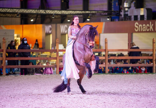 Optimized by JPEGmini 3.18.4.211163429-AP 0x1d11525c