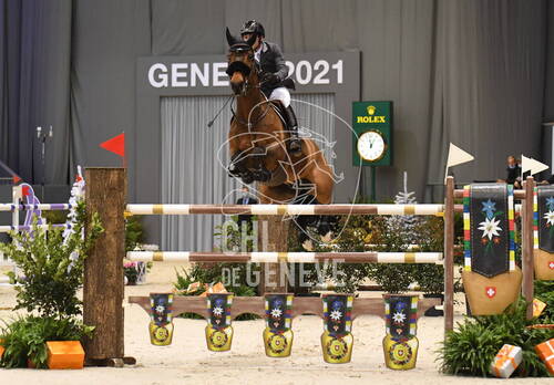 Optimized by JPEGmini 3.18.4.211163429-AP 0x12235d35