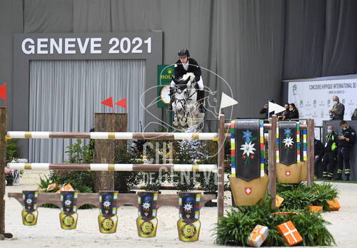 Optimized by JPEGmini 3.18.4.211163429-AP 0x85221b79