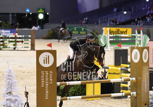 Optimized by JPEGmini 3.18.4.211163429-AP 0x2980a40f