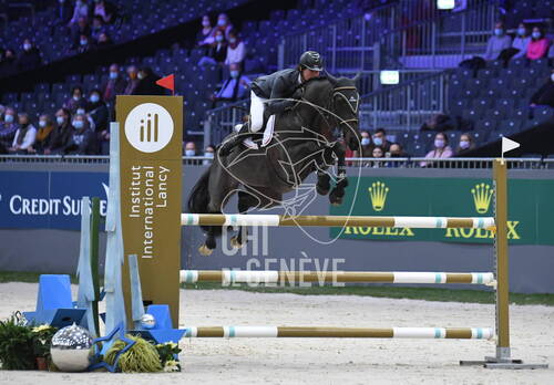 Optimized by JPEGmini 3.18.4.211163429-AP 0x7c2b9184