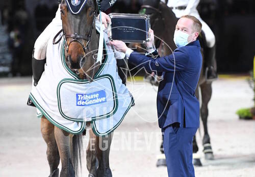 Optimized by JPEGmini 3.18.4.211163429-AP 0xad1110cd