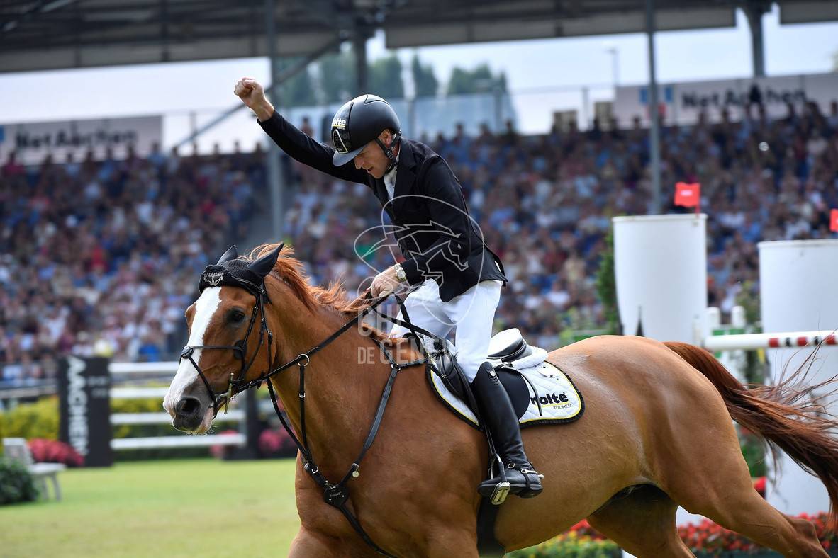 Marcus EHNING riding Pret A Tout (Credit: Rolex / Kit Houhgton)